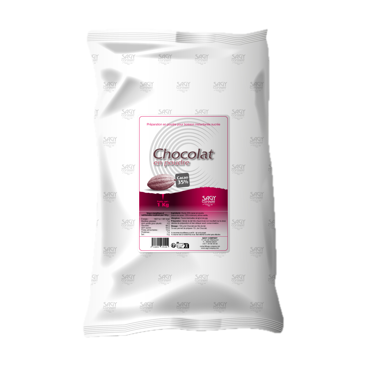 Un sac blanc en papier avec une étiquette présentant une fève de cacao. Ce sac contient un kilo de préparation en poudre pour boisson instantanée sucrée au chocolat (cacao 35%) de l'entreprise Sagy Company