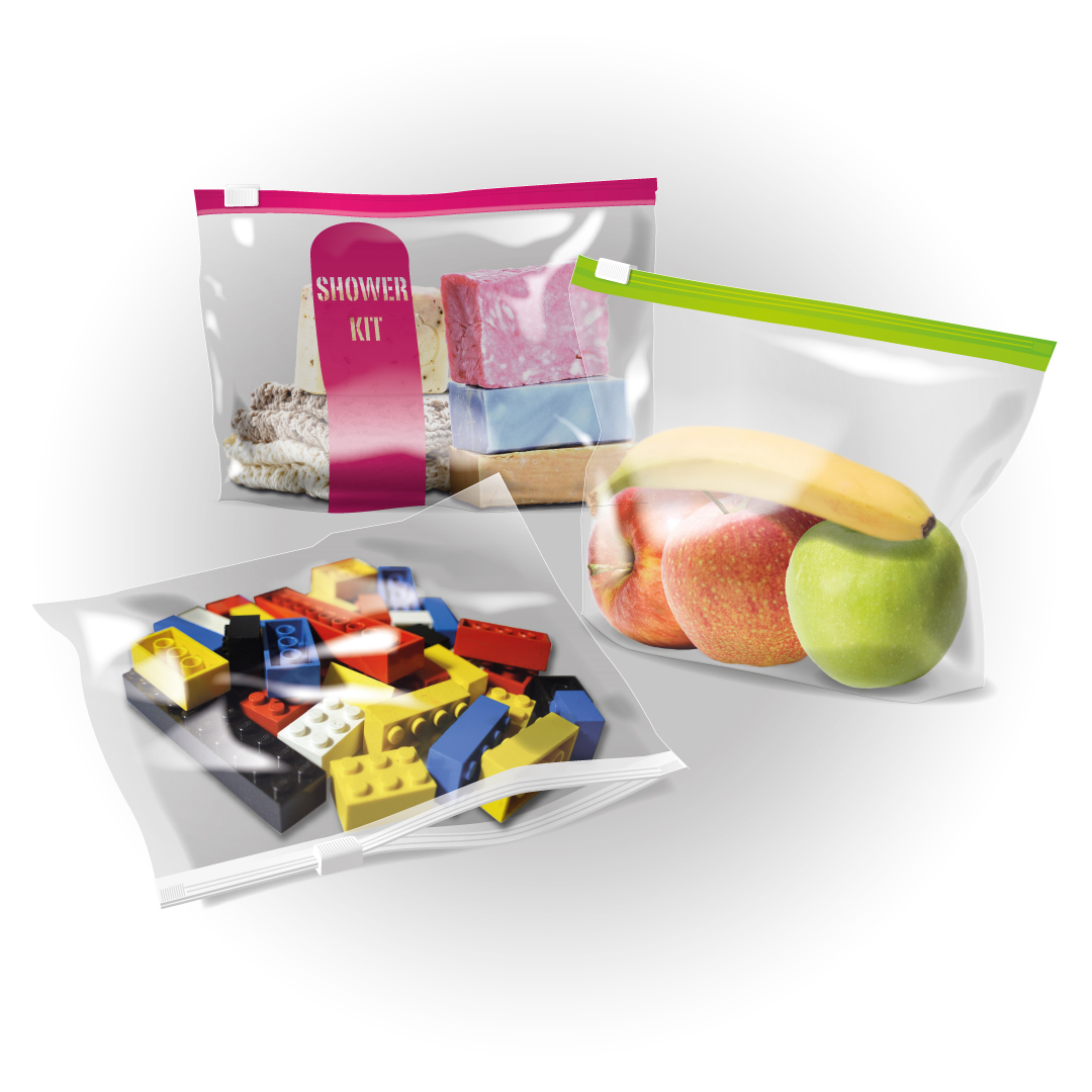 Image représentant des sachets à refermeture zip avec curseur contenant un kit de douche, des fruits frais et des briques de LEGO®